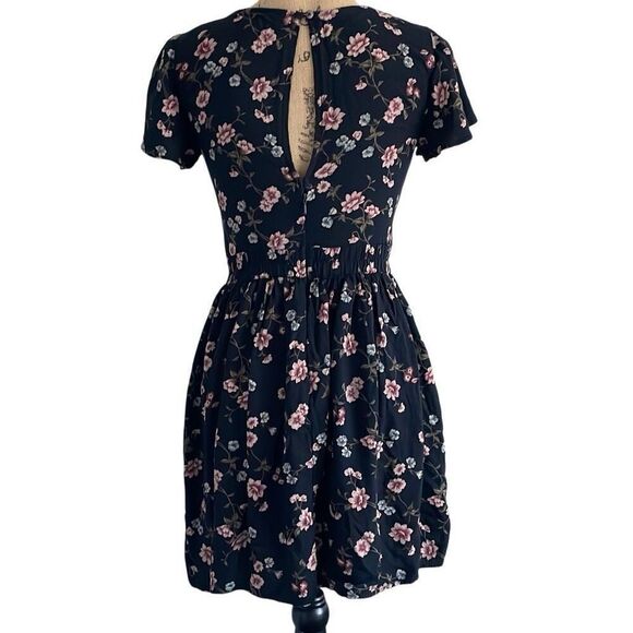 EUC American Eagle Outfitters Floral Cut Out Mini Dress - Size XS - Picture 8 of 12